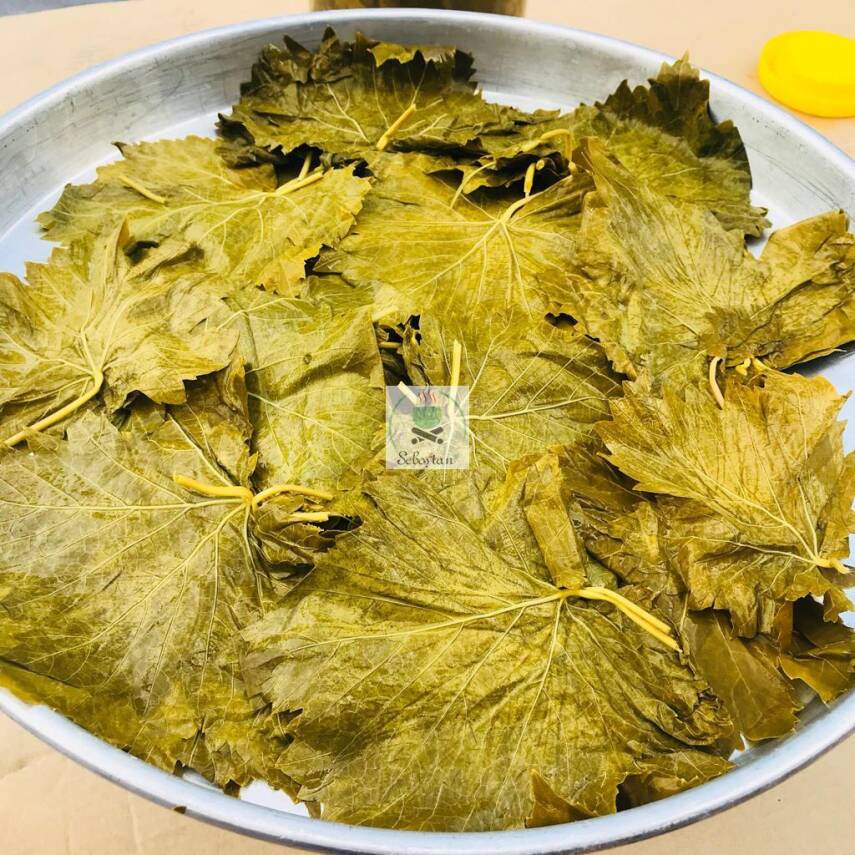 2025 SALAMURA SULTANİYE ÇEKİRDEKSİZ ÜZÜM YAPRAĞI(4,5kg bidon-Net 3 kg yaprak) - 2