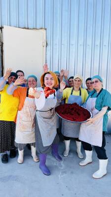 BİBER SALÇASI (TATLI 5 KG) - 1
